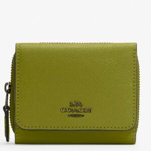 Trifold Wallet in olive green